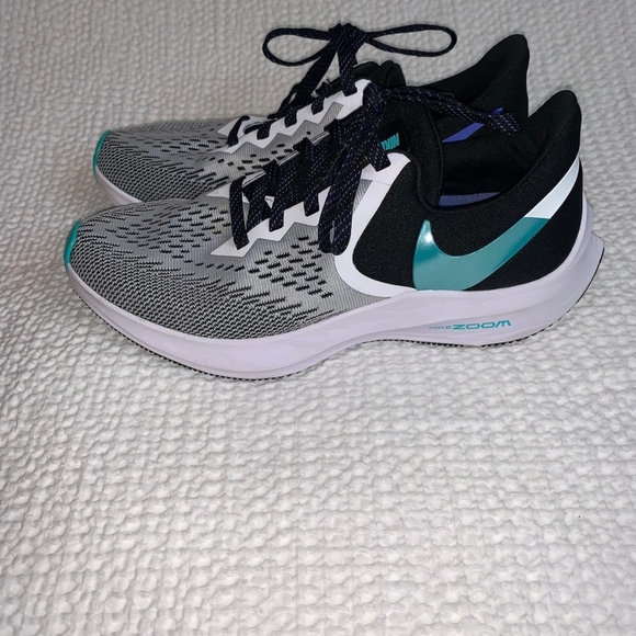 Shoes - Picture 4 of 5